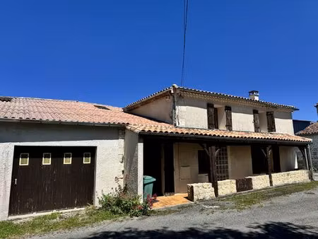 maison charentaise au coeur d'un hameau