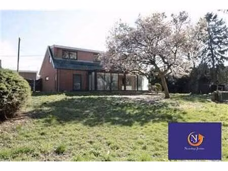 villa 5 chambres dont 2 de plain pied beau jardin 13 ares