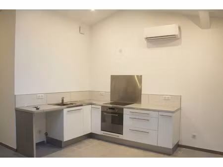 location appartement 3 pièces 56 m² à bras (83149)  740 €