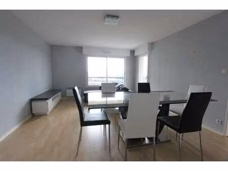 location appartement 3 pièces meublé à quimper (29000) : à louer 3 pièces meublé / 63m² qu