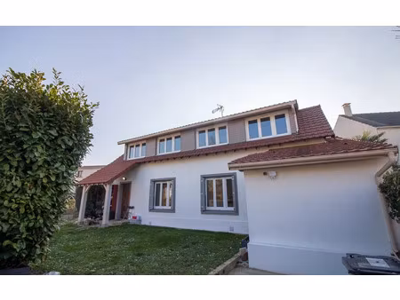 location maison  m² t-1 à osny  1 200 €