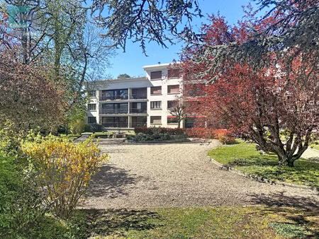 duplex 7 pièces avec grande terrasse et garages