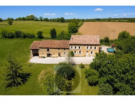 ferme 7 pièces 273m² sur 1 2 ha de terrain