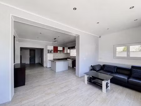 maison individuelle avec dépendance