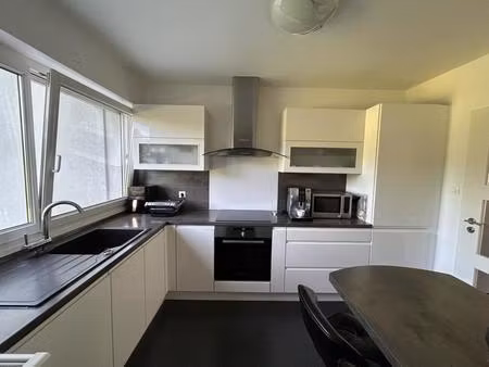f4 de 82 m2 + une cave + un box garage à illzach-modenheim (68110)