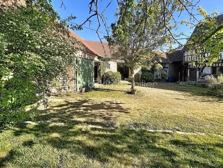 corps de ferme de 261 m² à genicourt