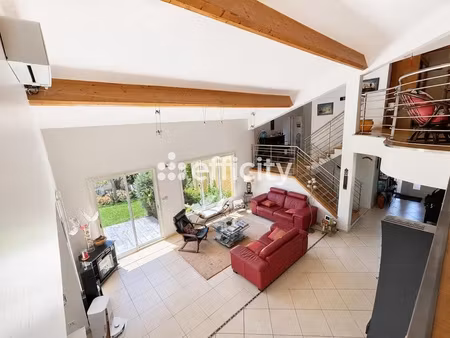 maison 5 pièces - 204 m²