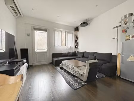 viroflay - maison de 3 pièces avec petite cour extérieure.