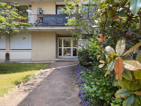 appartement montreuil 2 pièce(s) 46 m2 ave balcon  cave  place de parking et local vélo