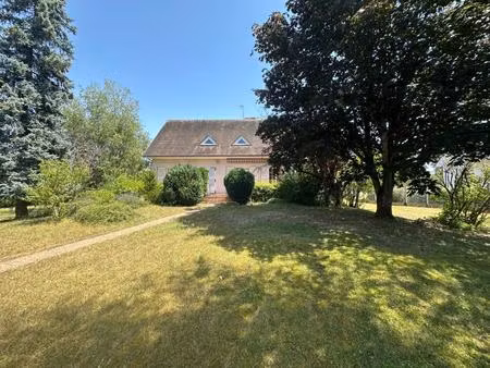 maison 159m² sur un terrain de 2787m² sans mitoyenneté avec garage et places de parking  4