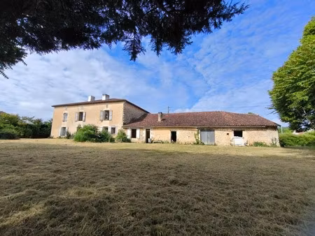 charentaise à rénover entièrement 10 pièces verteuil sur charente (16)