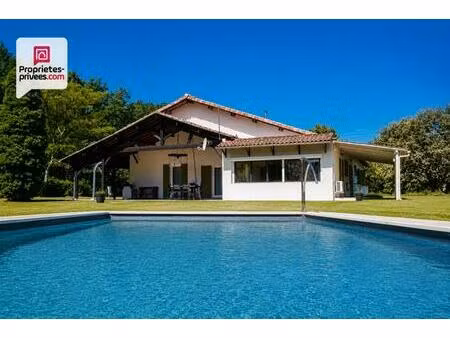 propriété en pierre 290 m² avec gîte  dépendances  piscine et 4 ha