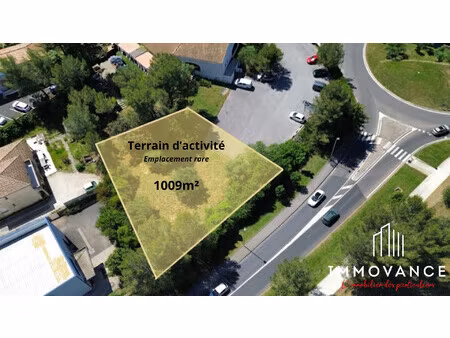 rare emplacement pour bâtiment commercial