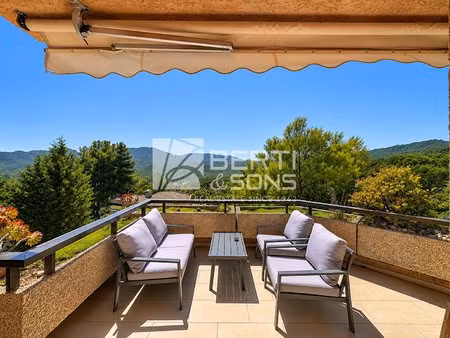 exclusivité - domaine securise 24h/24 - parfait etat - appartement dernier etage 85m²...