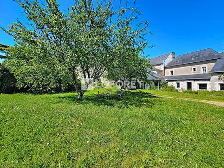 demeure de caractère aux grands volumes sur la commune de feneu