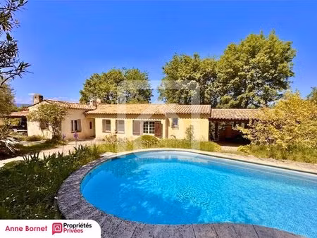 villa 4 pièces 113 m2 de plain pied avec jardin arboré  piscine et abri voiture