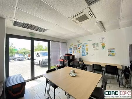 location commerce saint pierre d irube 20 m²