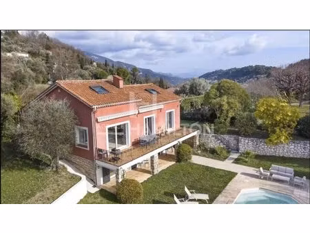 villa rénovée proche village