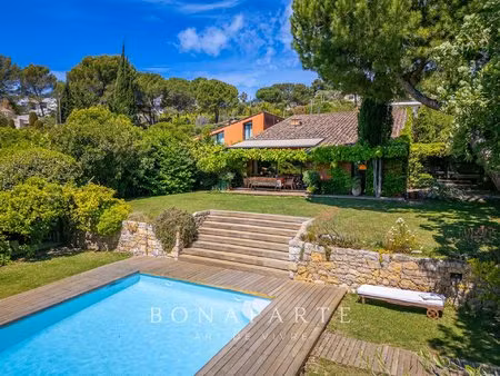le cannet / mougins maison d’architecte avec vue dégagée jusqu'à la mer à l'atmosphère...
