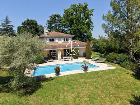 achat maison 8 pièces 203m²