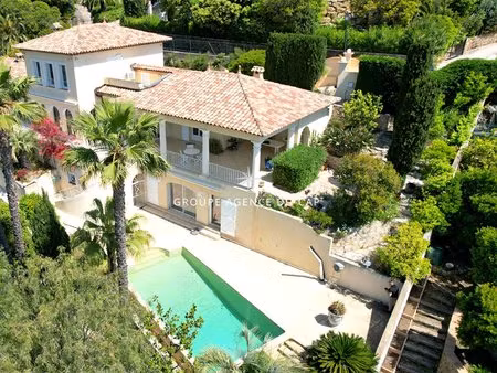 à vendre villa 6 pièces 4 chambres piscine garage vue mer exposée sud commerces et mer à..