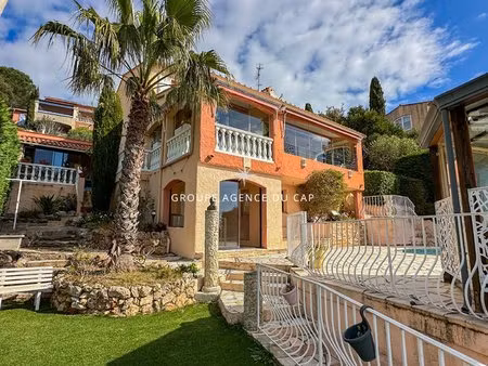 a vendre exclusivite villa provencale vue mer 2 dependances piscine garage les issambres