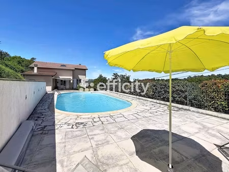 maison 5 pièces - 138 m²