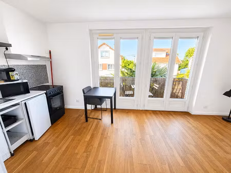 location appartement 1 pièce 21 m² à noisy-le-grand (93160)