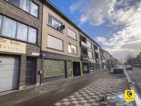 magazijn met bureel op toplocatie!