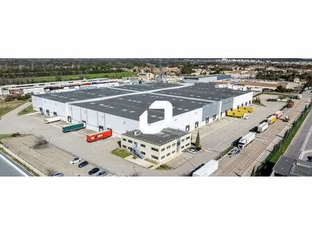 location entrepôt salon de provence 13300 25806m²