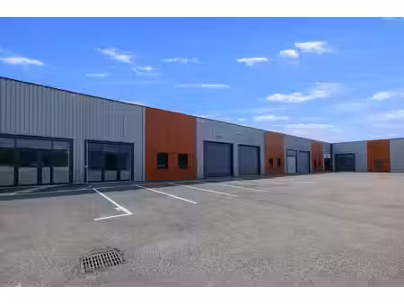 location local d’activités 1671m²