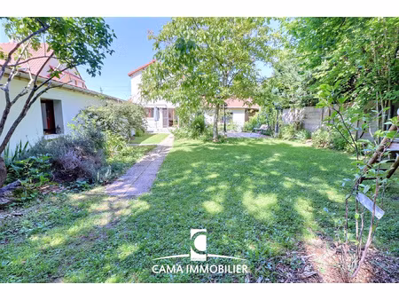 maison individuelle 90 m2 + dépendance 33 m2 sur 631 m2 de t