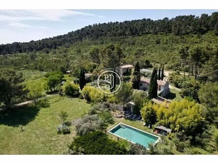 villa de luxe à vendre à eygalières : 2 495 000 € | 380m²