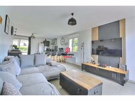 maison 3 chambres 92 m² de plain pied avec piscine à vacquieres