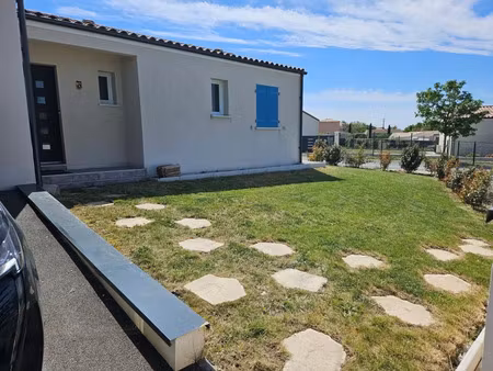 location maison 3 pièces 80 m² à saint-hilaire-de-villefranche (17770)