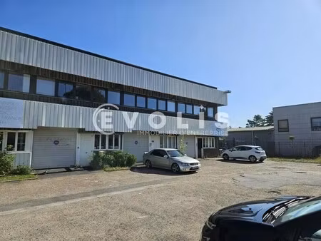 location local d'activités 220 m²