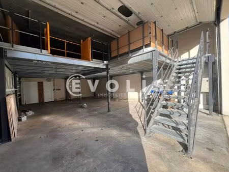 location entrepôt villejust 91140 242m²