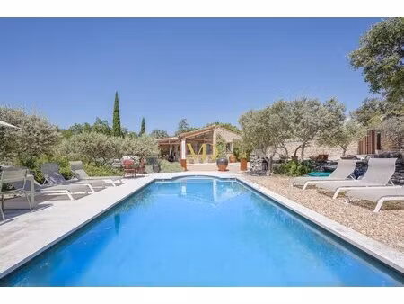 maison avec piscine et vues proche de gordes