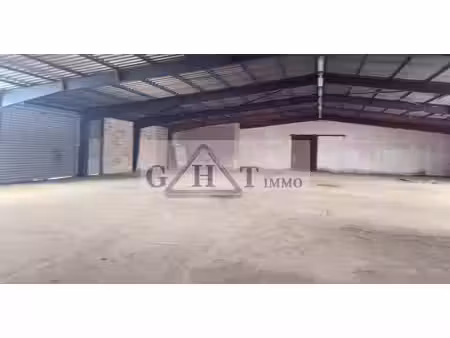 vente entrepôt mareuil-lès-meaux 77100 2277m²