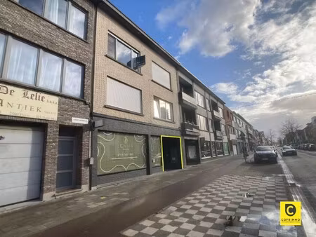 magazijn met bureel op toplocatie!