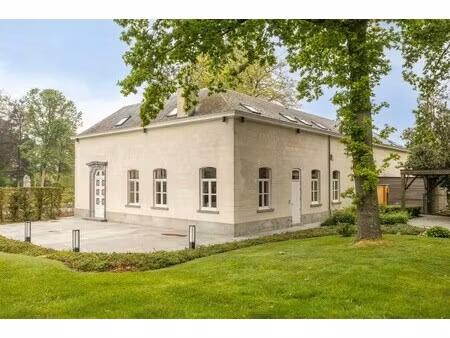 prachtig gelegen landhuis 4 slaapkamers en tuin