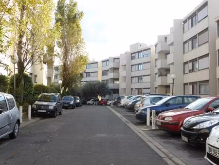 studio les hauts de saint priest