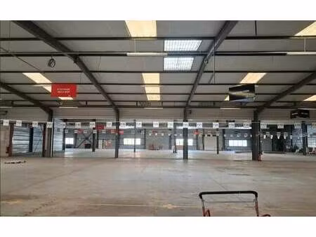 vente local d'activités 3 832 m²