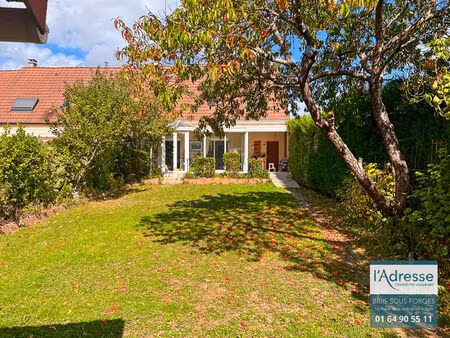 vente maison 8 pièces  139.91m²  briis