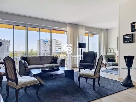 appartement lumineux avec garage et balcon à deux pas du centre-ville de la rochelle