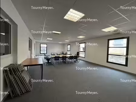 location bureaux 60m² à 933m²