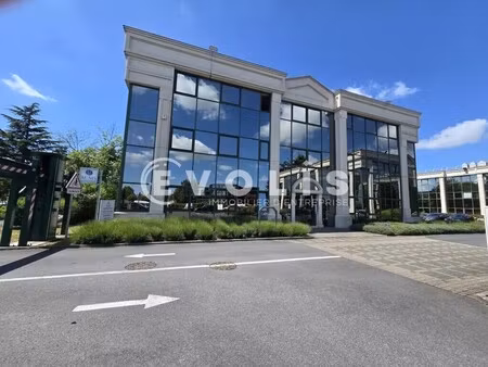 location bureaux 284 m² à 636 m²
