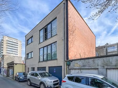 appartement te koop in sint-jans-molenbeek met 7 slaapkamers