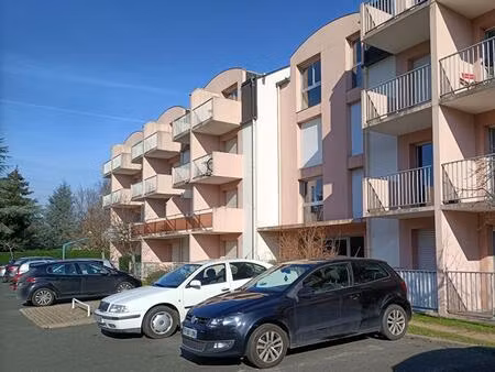 studio avec balcon vendu loue
