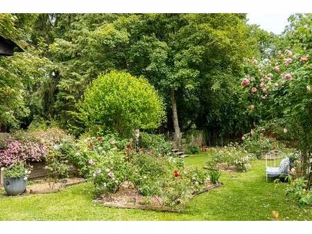 maison de caractère et jardin remarquable en bord de sarthe